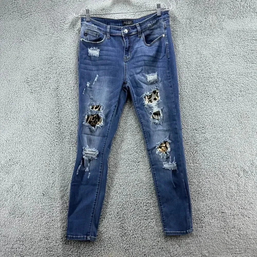 Judy Blue Women's Size 30 Distressed Leopard Soft Stretchy Comfortable Denim